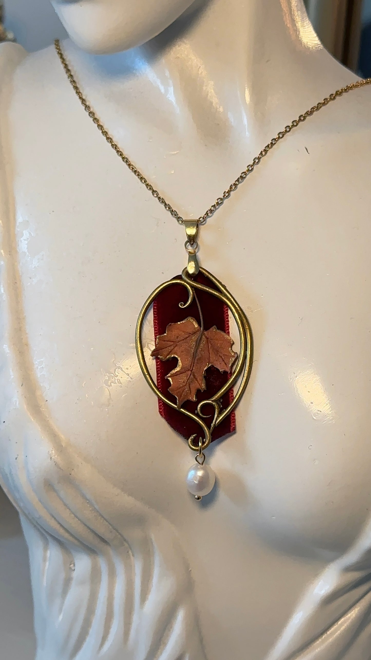 Velvet Dusk Necklace