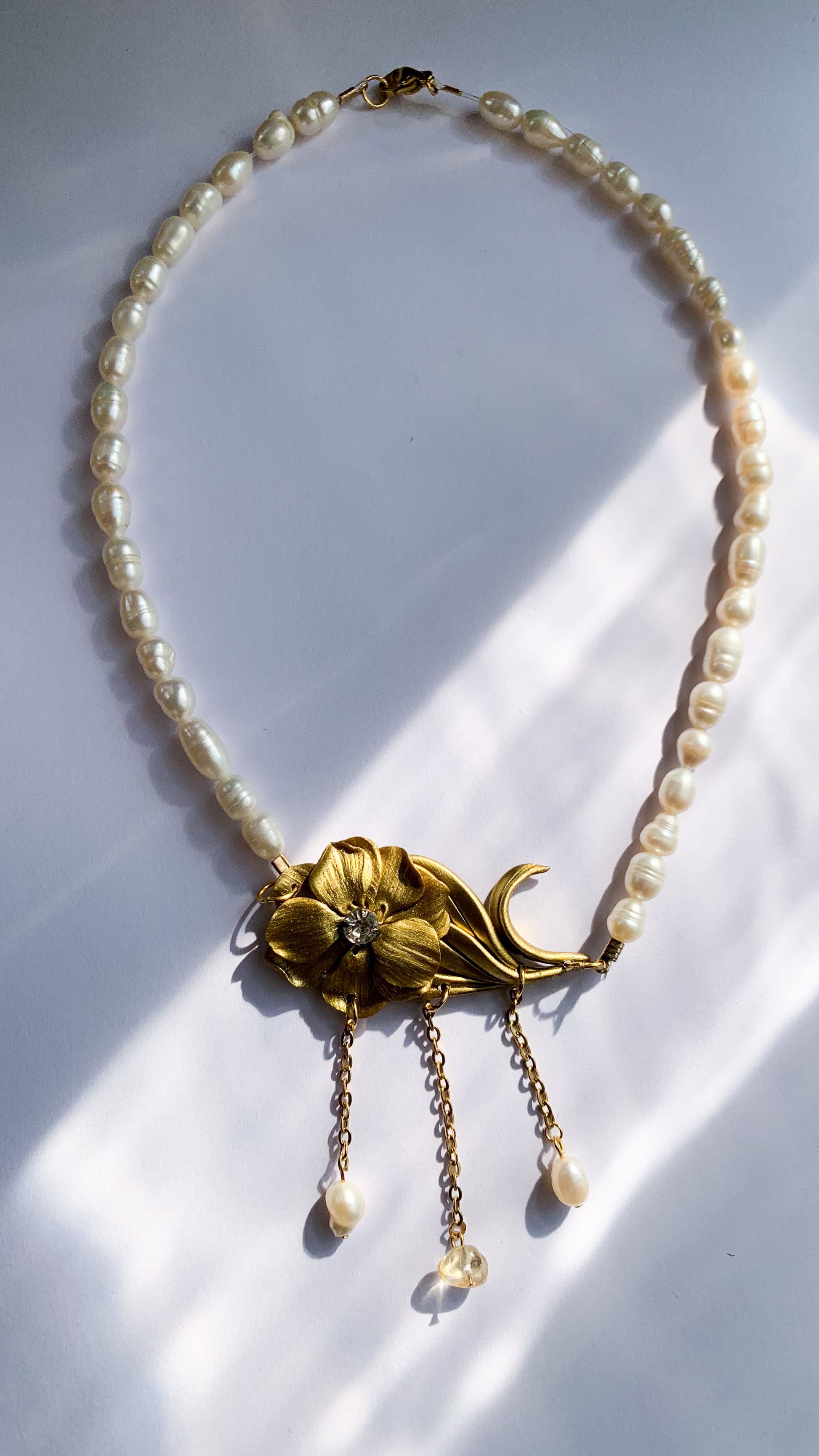 Elegant handcrafted necklace with botanical details – wearable art for graceful styling