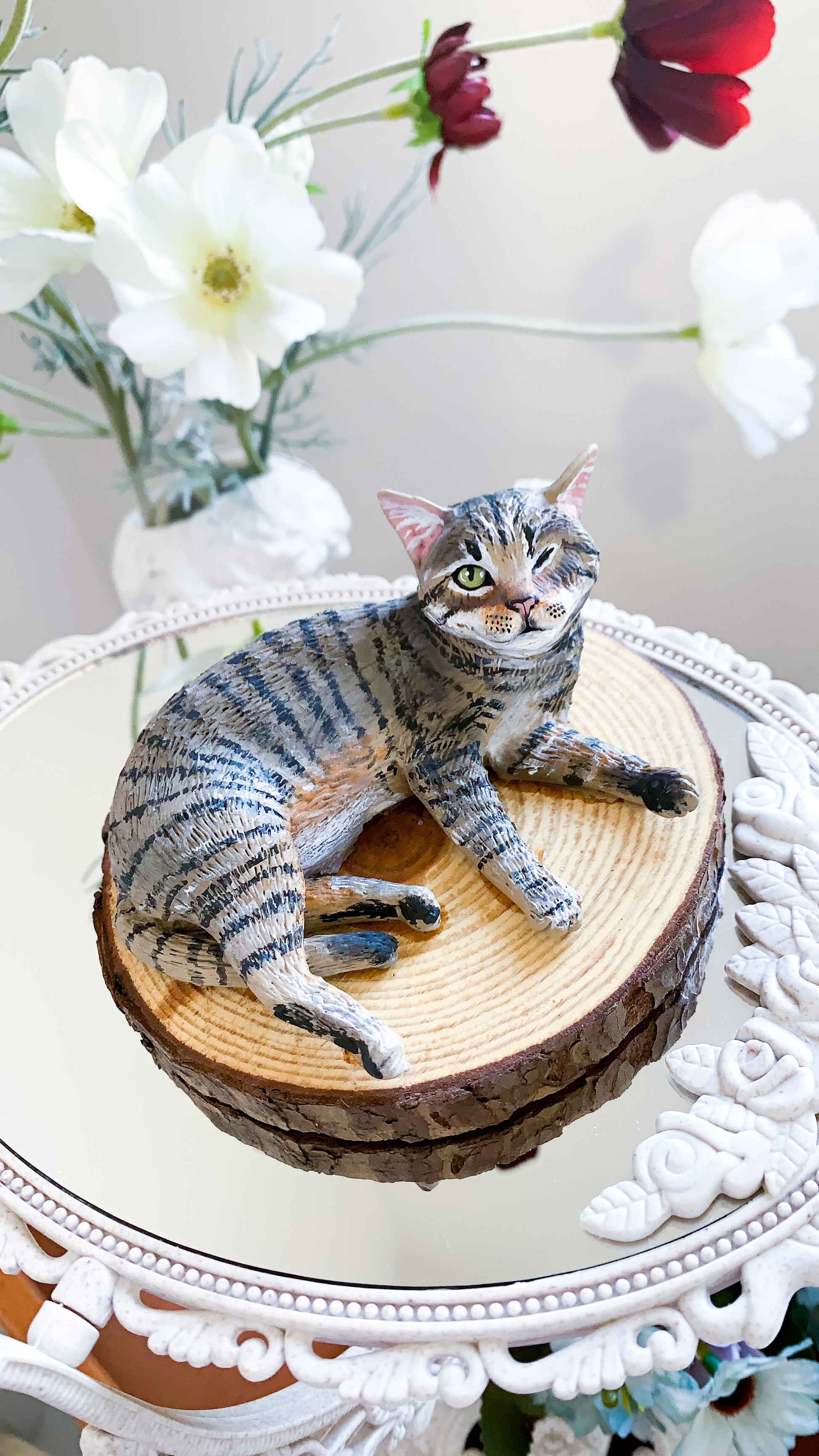 Scultura personalizzata animale domestico realistico fatta a mano su base in legno naturale – ritratto animale domestico ideale come regalo di anniversario o compleanno.