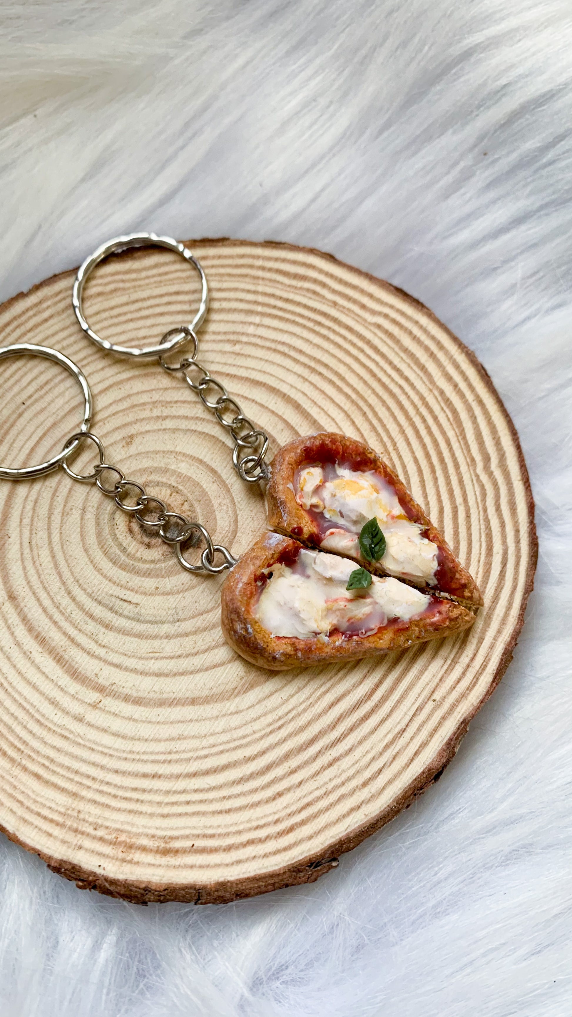 portachiavi per coppia , idee regalo san valentino , pizza margherita