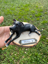 Load image into Gallery viewer, Personalized sculpture of your pet
