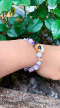 Load image into Gallery viewer, Personalized bracelet, stones and crystals.
