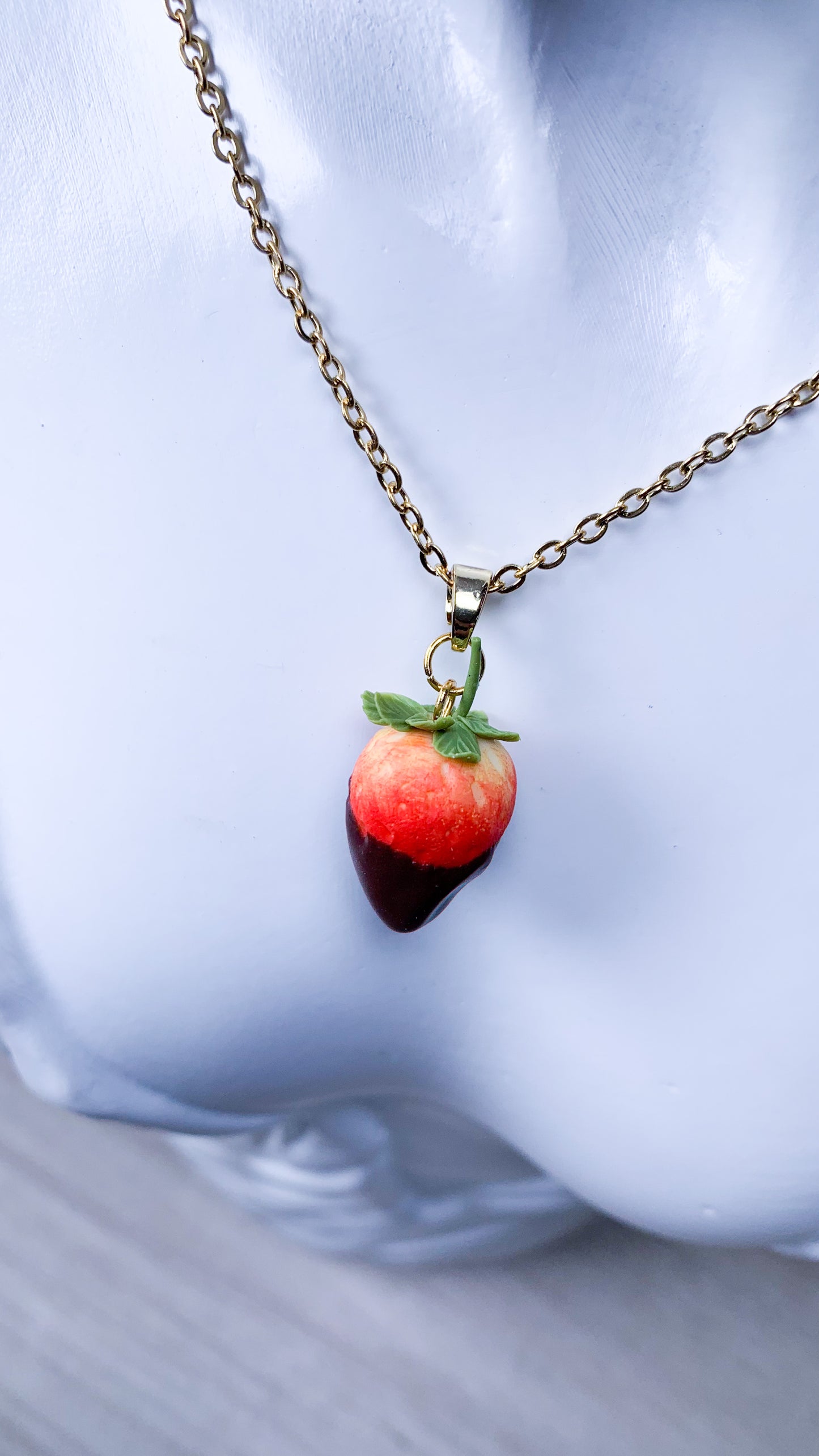 Collana fragola al cioccolato