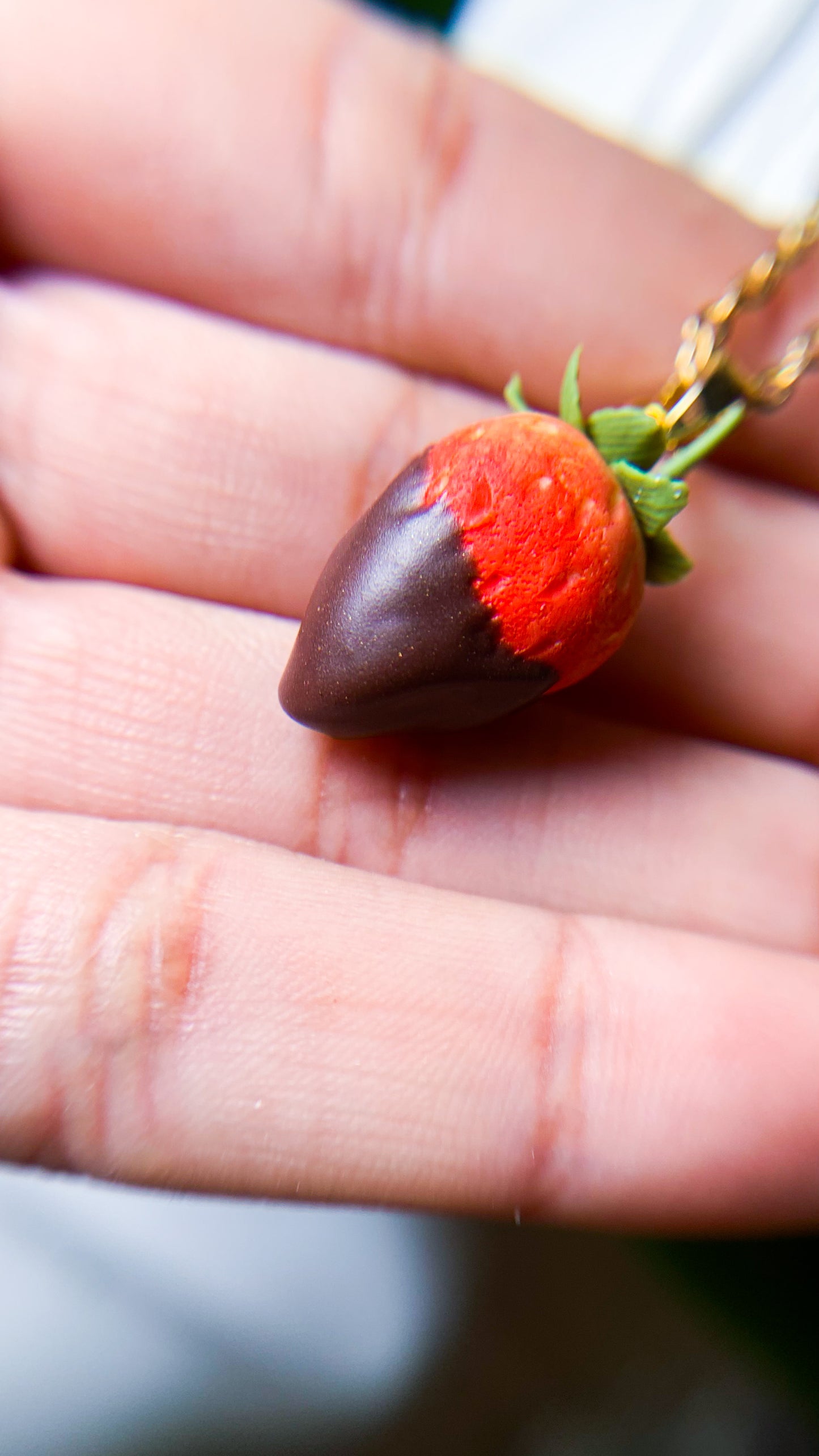 Collana fragola al cioccolato