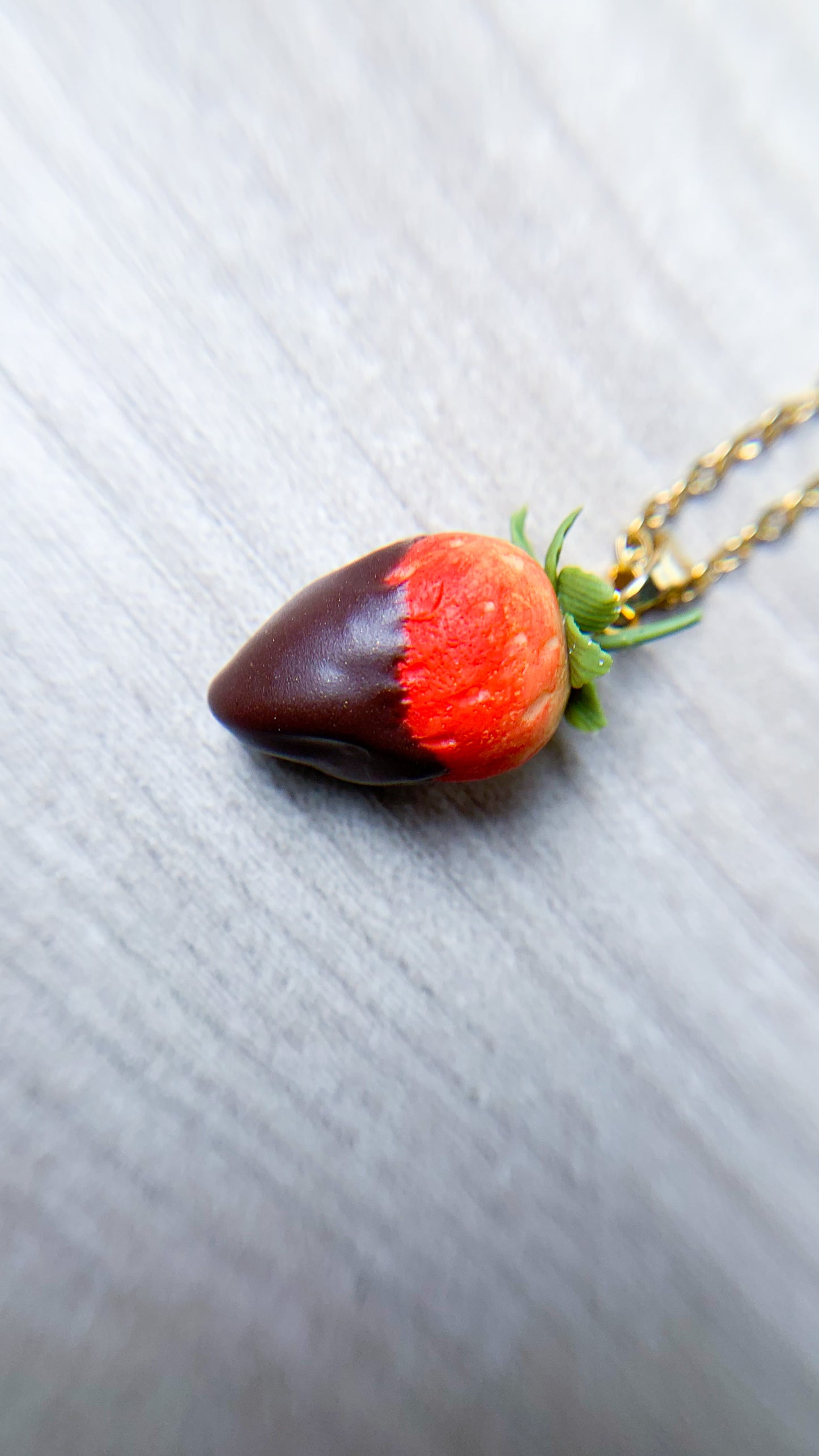 Collana fragola al cioccolato