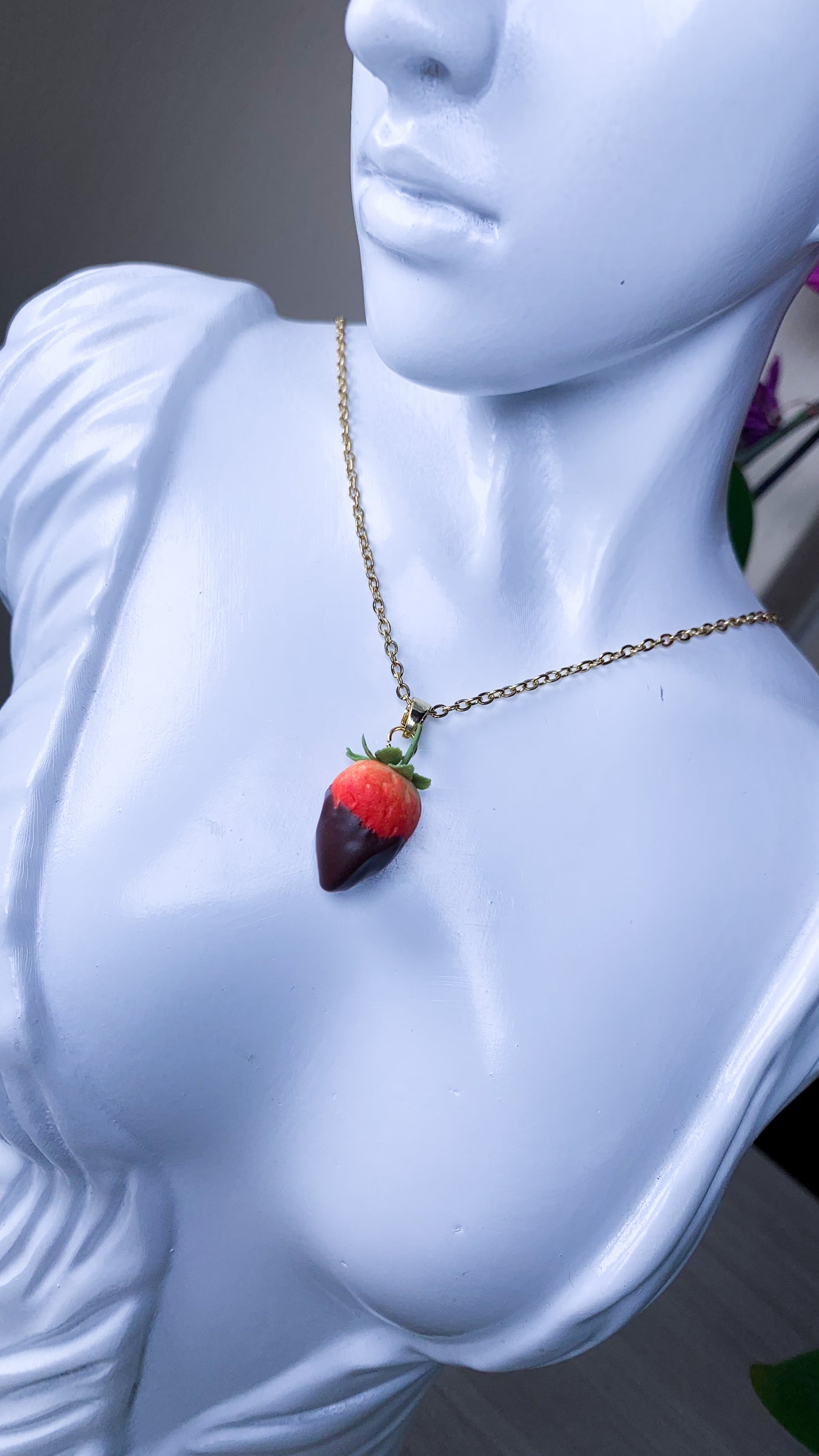 Collana fragola al cioccolato